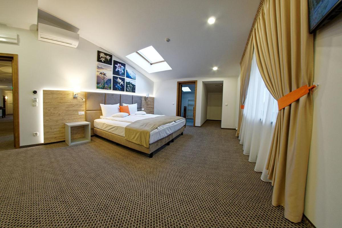 Aquarius Boutique Hotel Campulung Moldovenesc Room photo