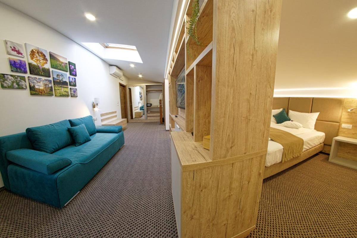 Aquarius Boutique Hotel Campulung Moldovenesc Room photo