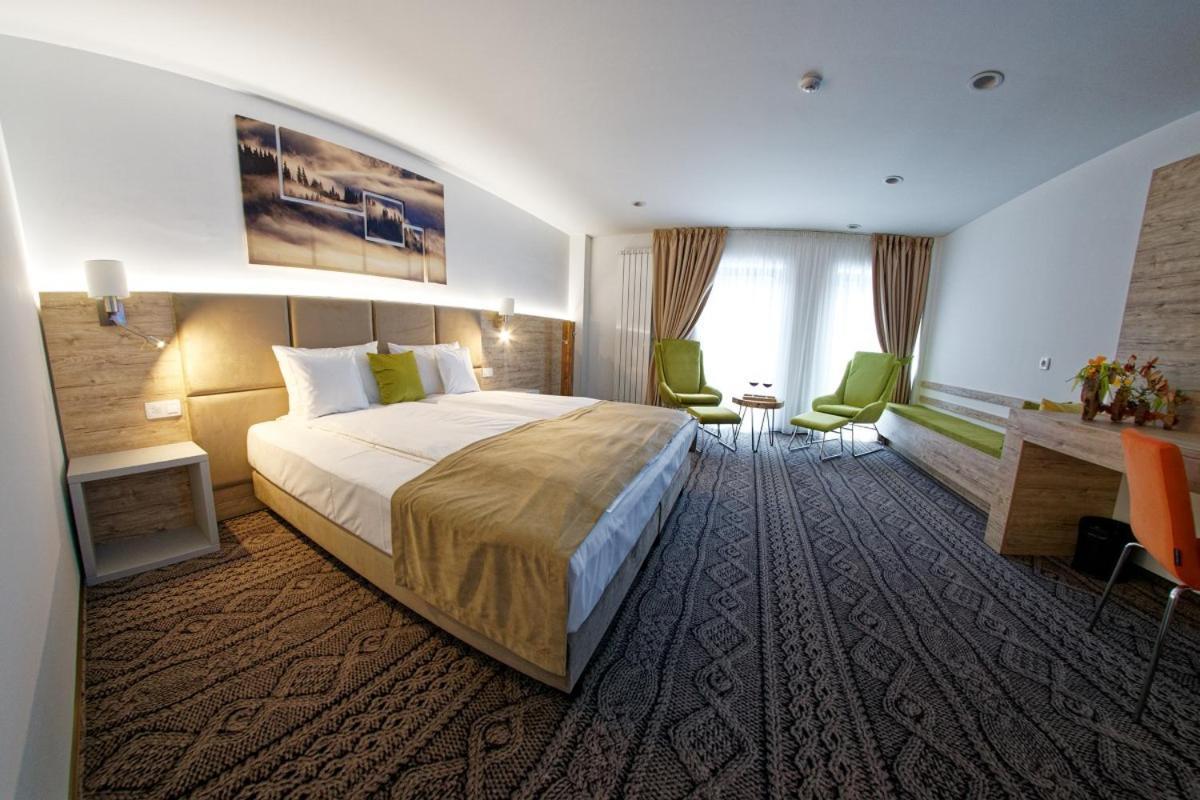 Aquarius Boutique Hotel Campulung Moldovenesc Room photo